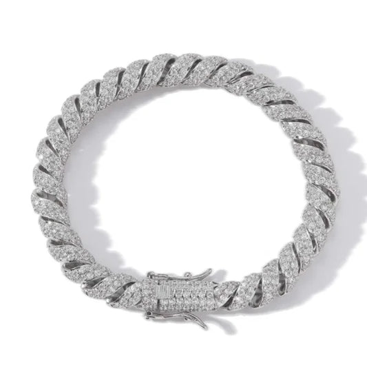 8mm Twisted Iced Out Armband