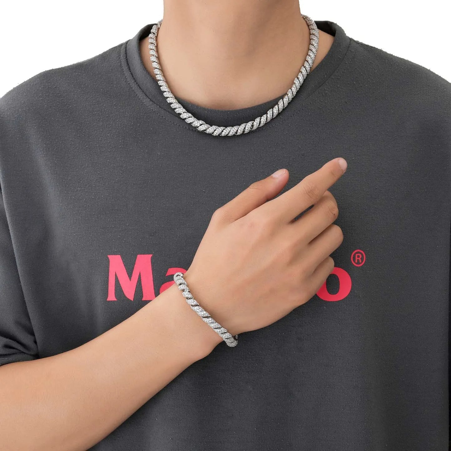 8mm Twisted Iced Out Armband
